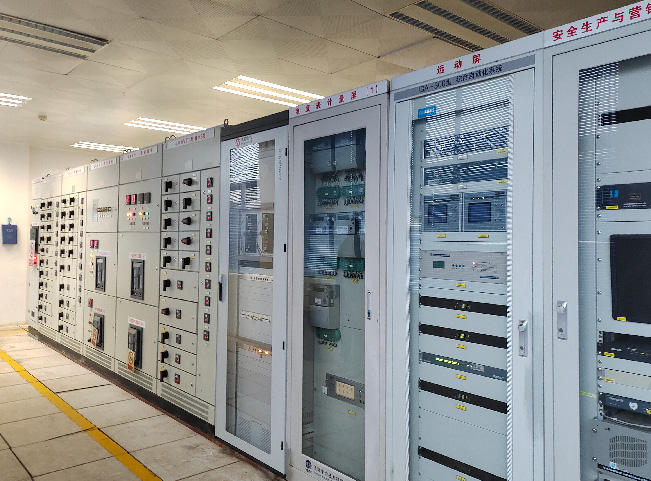 2-2 牦牛坪风电场.jpg