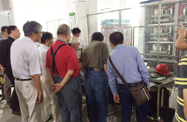 国内知名电源行业专家到888集团官网正版电气参观访问 (2).jpg